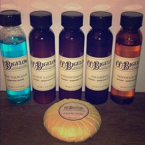 6 Piece C.O. Bigelow Toiletries Set +🎁